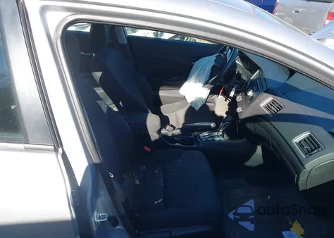 2015 Honda Civic Lx z USA, uszkodzony, nr VIN 19XFB2F53FE261934